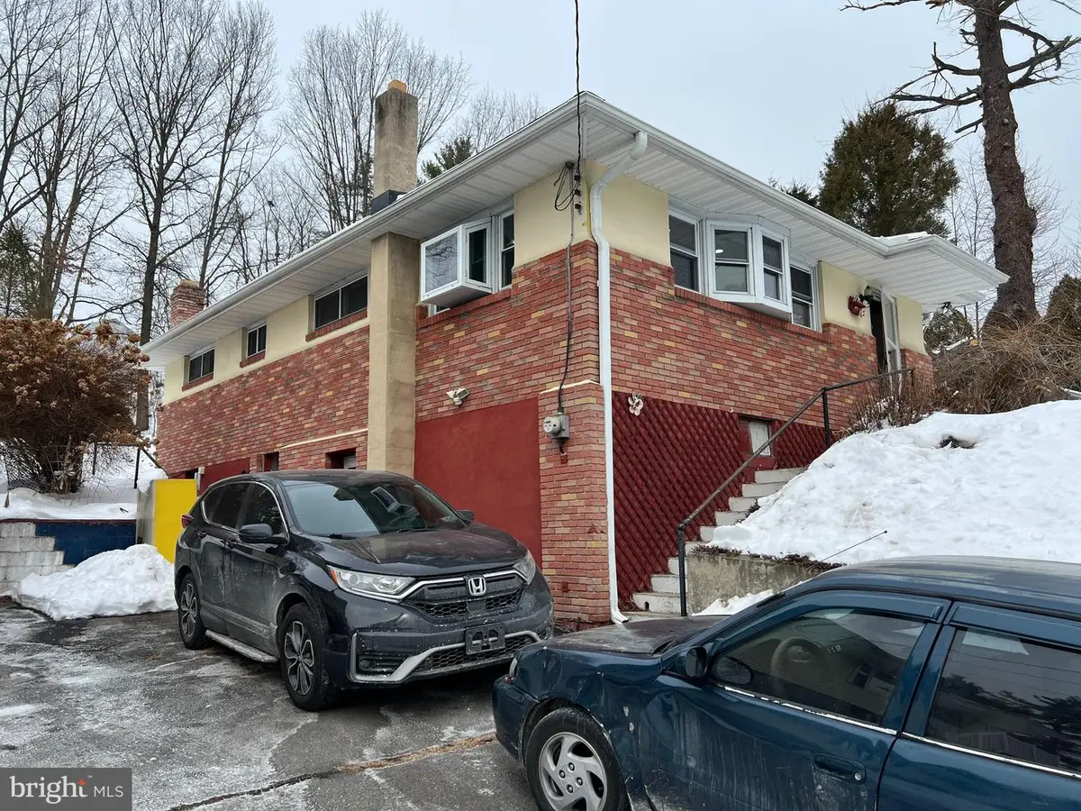 1938 High Park Mnr, Pottsville, PA 17901 - #1