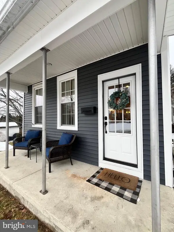 26 N Yohe St, TOWER CITY, PA 17980