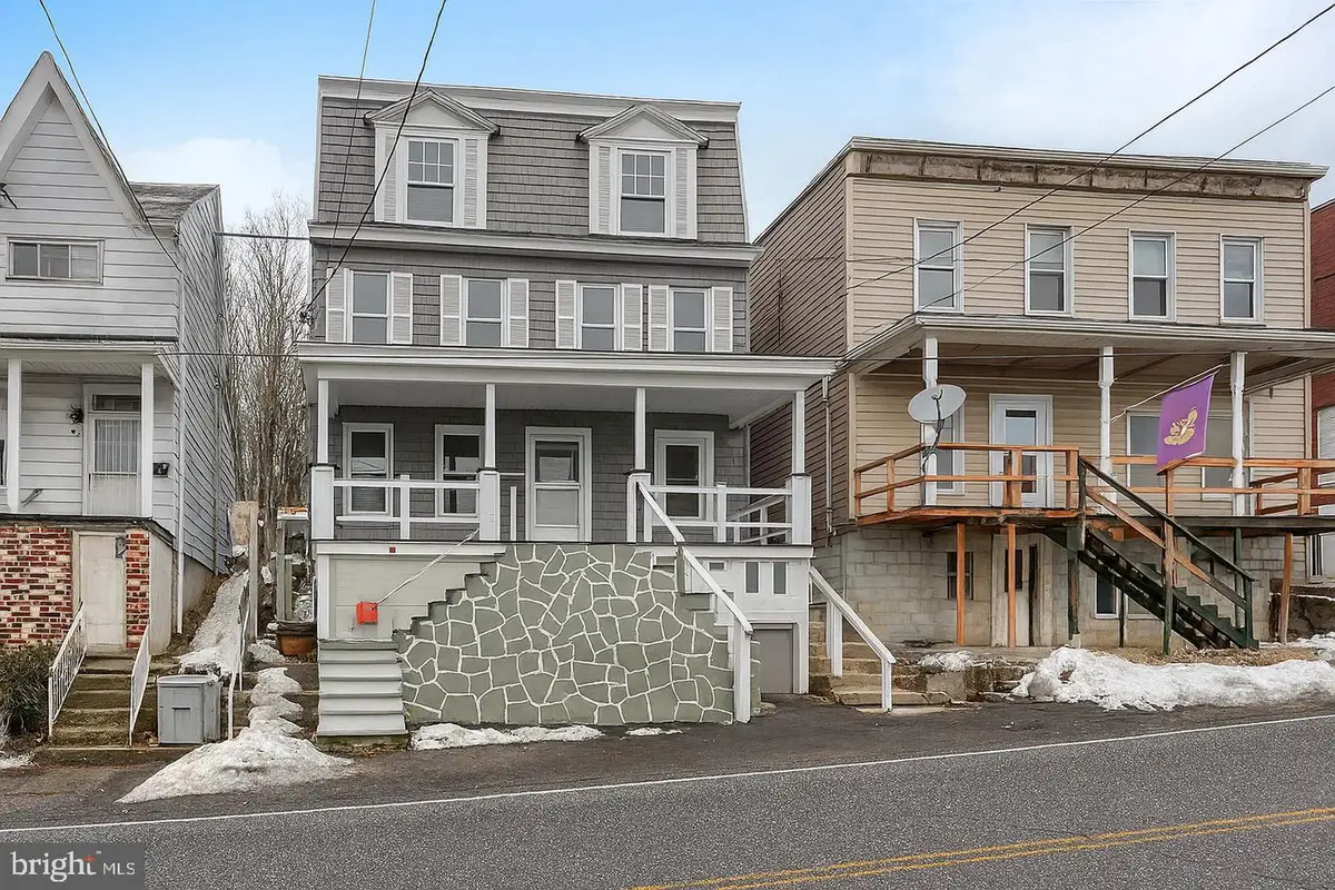 201 Market St, Cumbola, PA 17930 - #1