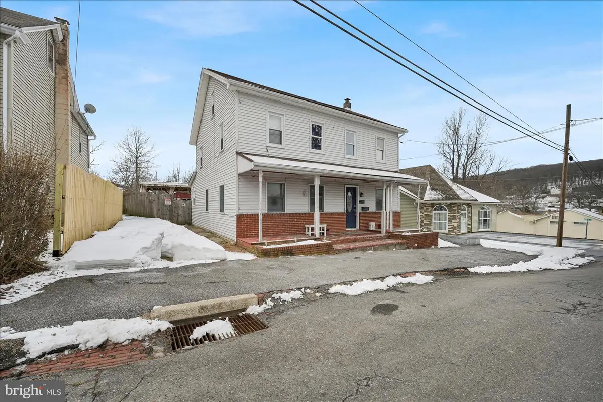 29 S 3rd St, Cressona, PA 17929 - #1