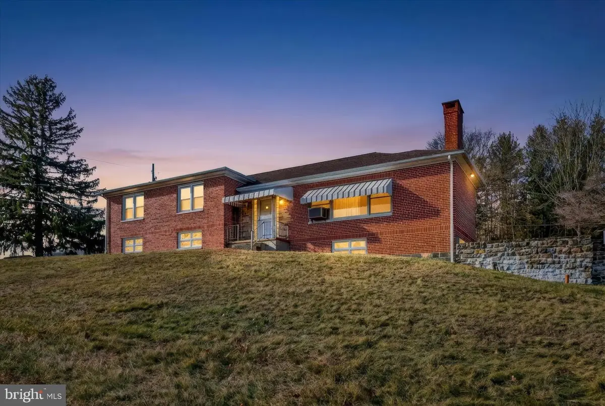 100 High St, Pine Grove, PA 17963 - #1