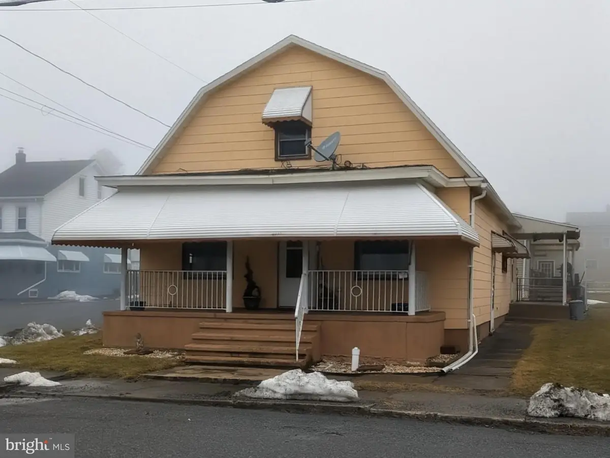25 James St, McAdoo, PA 18237 - #1
