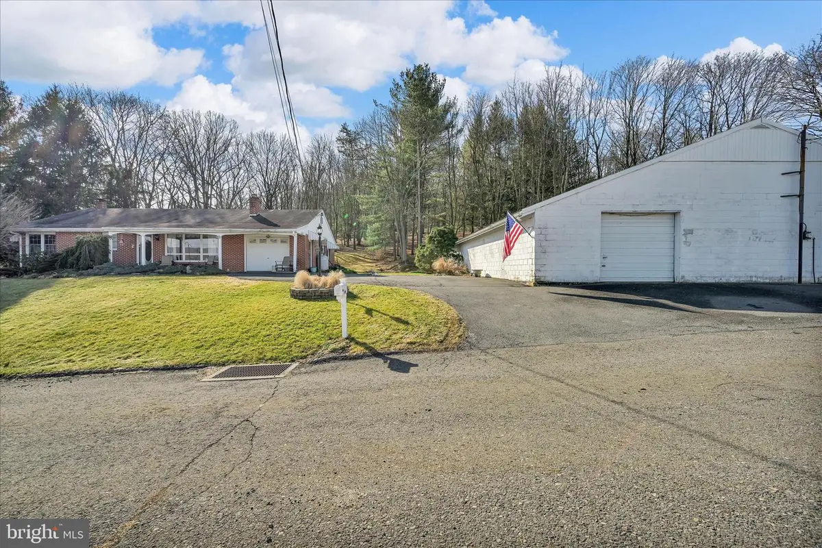 123 W Line St, Tremont, PA 17981 - #1