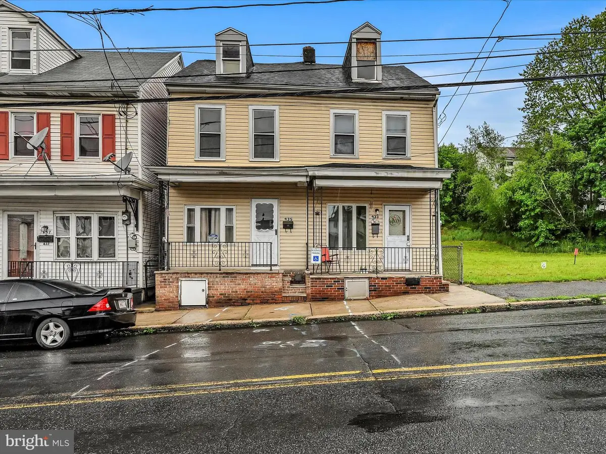 435 W Centre St, Shenandoah, PA 17976 - #1