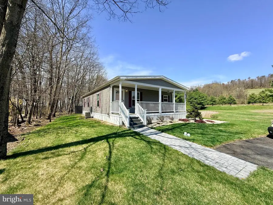 12 S Spirit Ct, New Ringgold, PA 17960 - #2