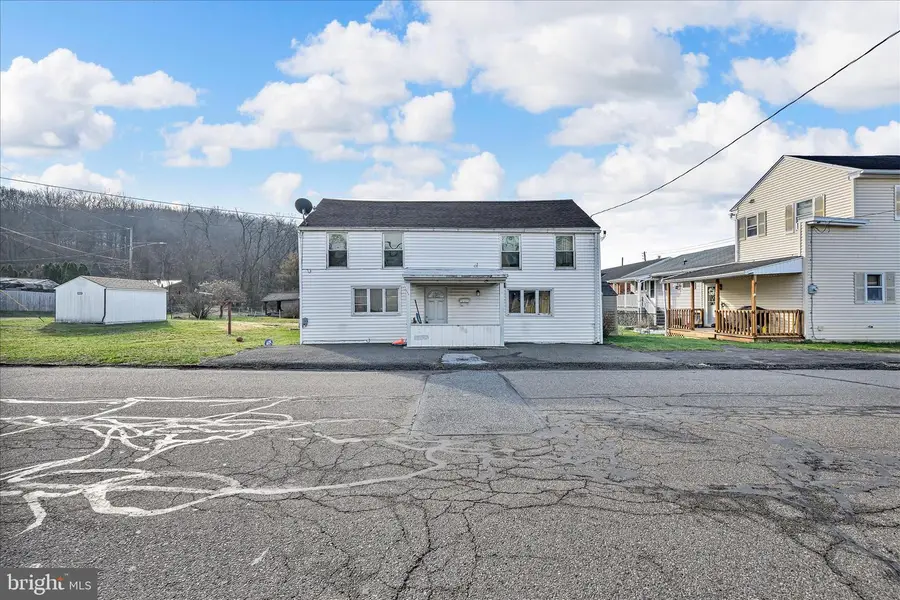 408 E Lawton St, Saint Clair, PA 17970 - #2