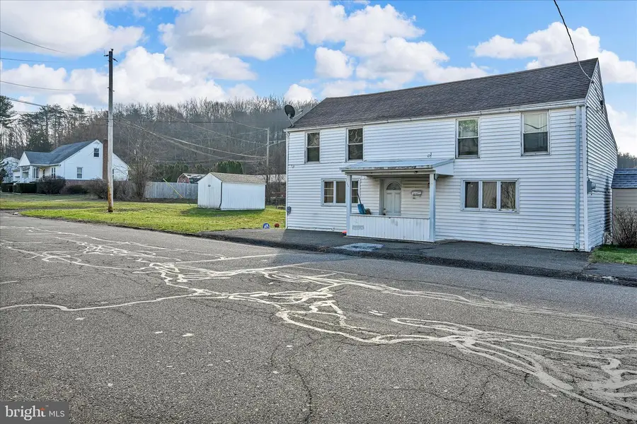 408 E Lawton St, Saint Clair, PA 17970 - #3