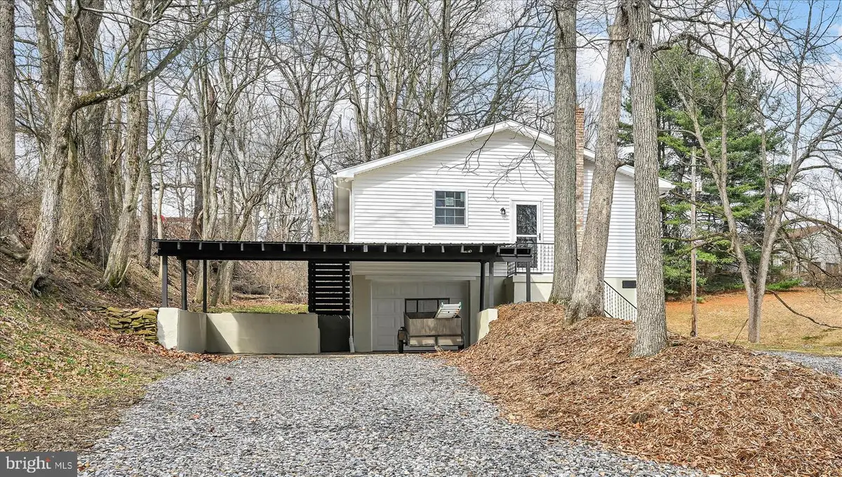 1024 Pine St, Pottsville, PA 17901 - #1