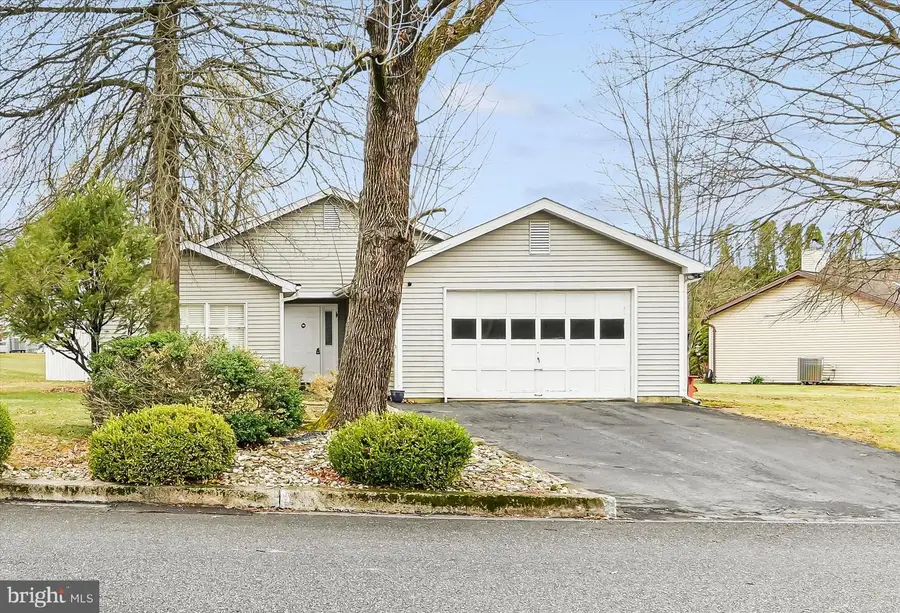 616 Lee St, Orwigsburg, PA 17961 - #2