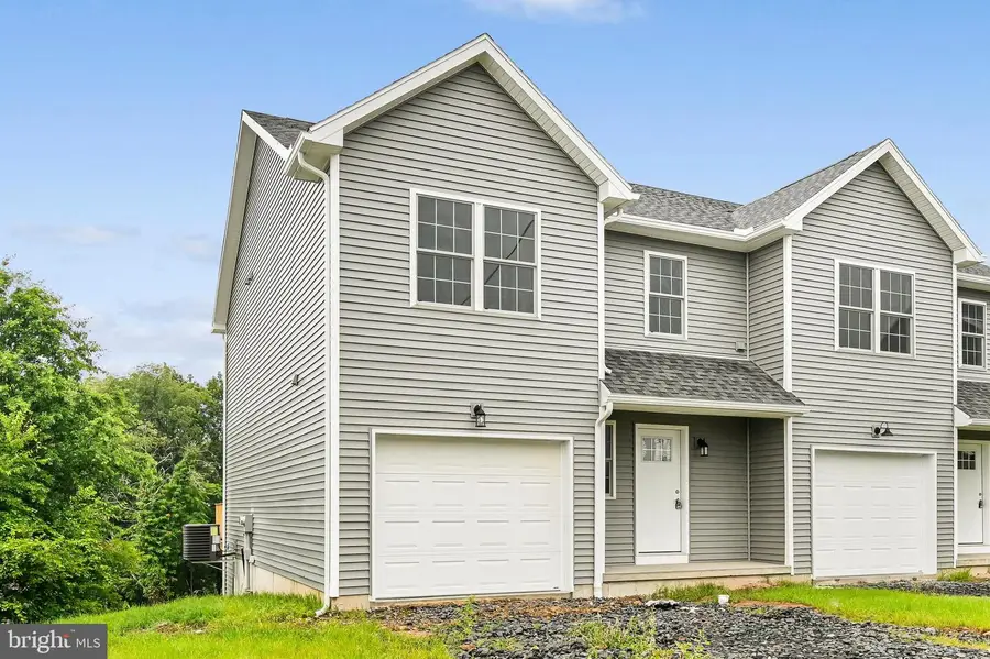 1336 Seneca St, Pottsville, PA 17901 - #2