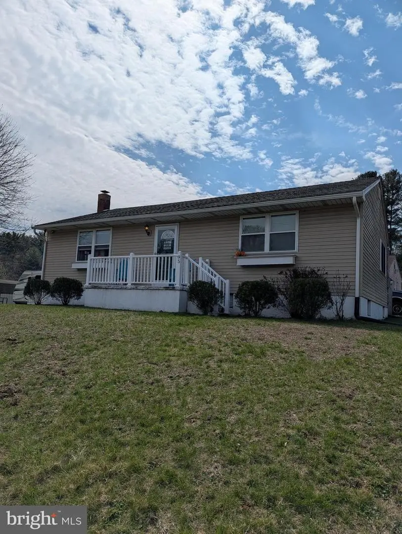 95 New St, Pottsville, PA 17901 - #1