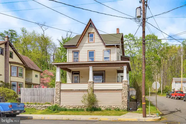 1947 E Grand Ave, TOWER CITY, PA 17980