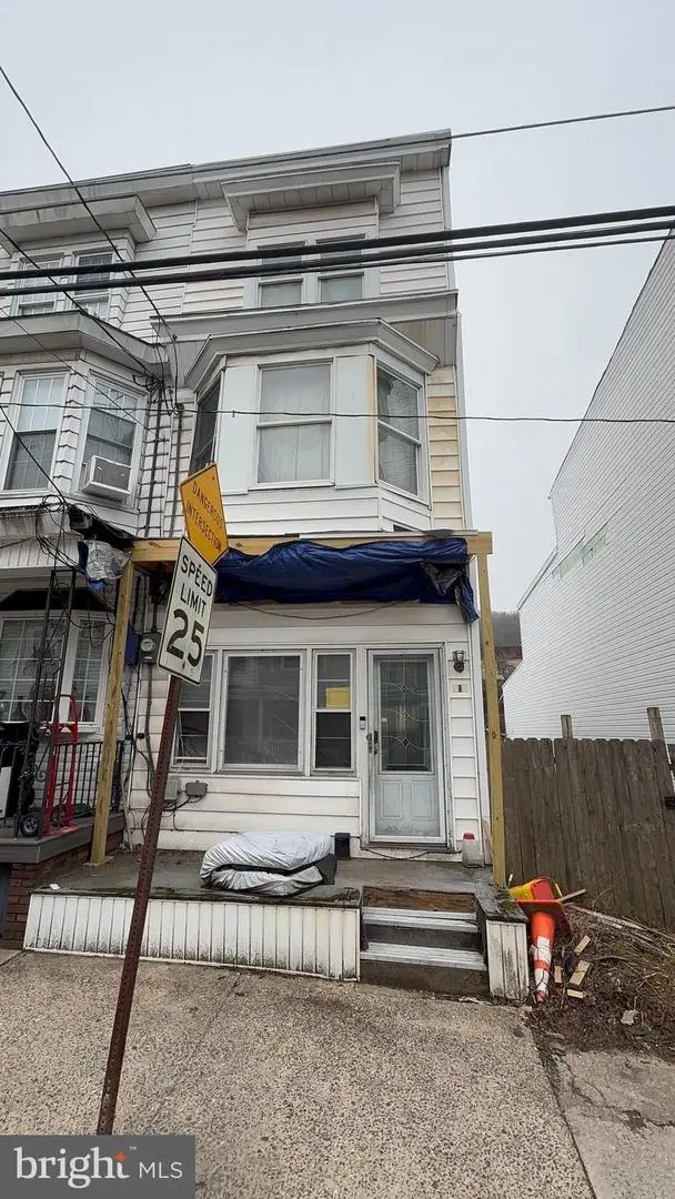316 W Mahanoy St, Mahanoy City, PA 17948 - #1