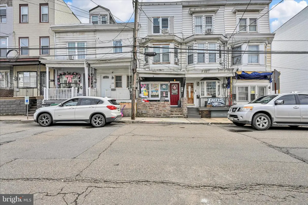312 W Mahanoy St, Mahanoy City, PA 17948 - #1