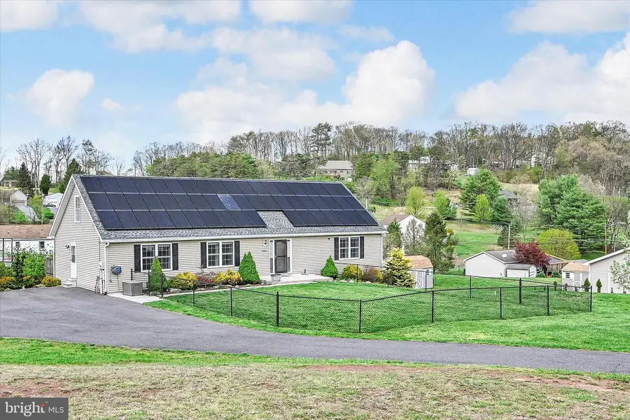 1665 Wampum Dr, Auburn, PA 17922 - #2