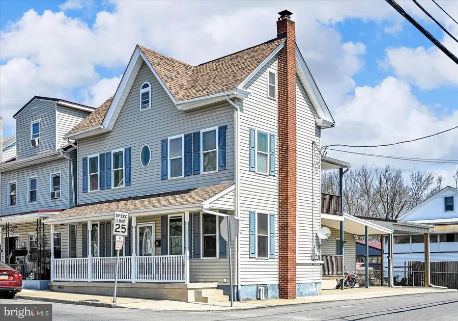 18 N Berne St, Schuylkill Haven, PA 17972 - #3
