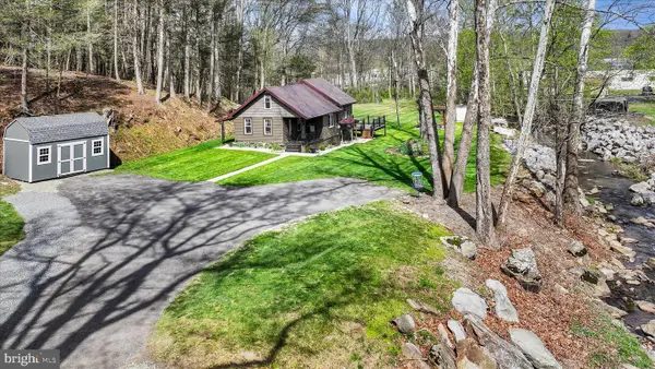 126 Geary Wolfe Rd, PINE GROVE, PA 17963