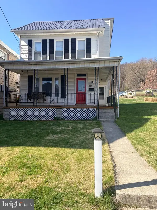 805 E Grand Ave, TOWER CITY, PA 17980