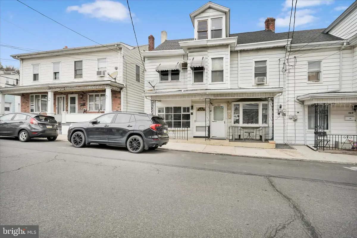 466 N North St, Minersville, PA 17954 - #1