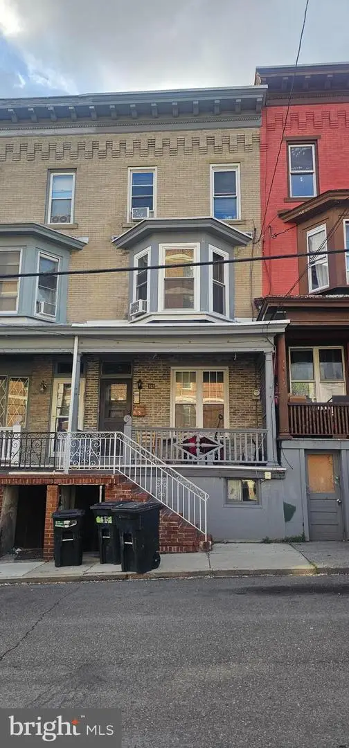 521 W Norwegian St, Pottsville, PA 17901 - #2