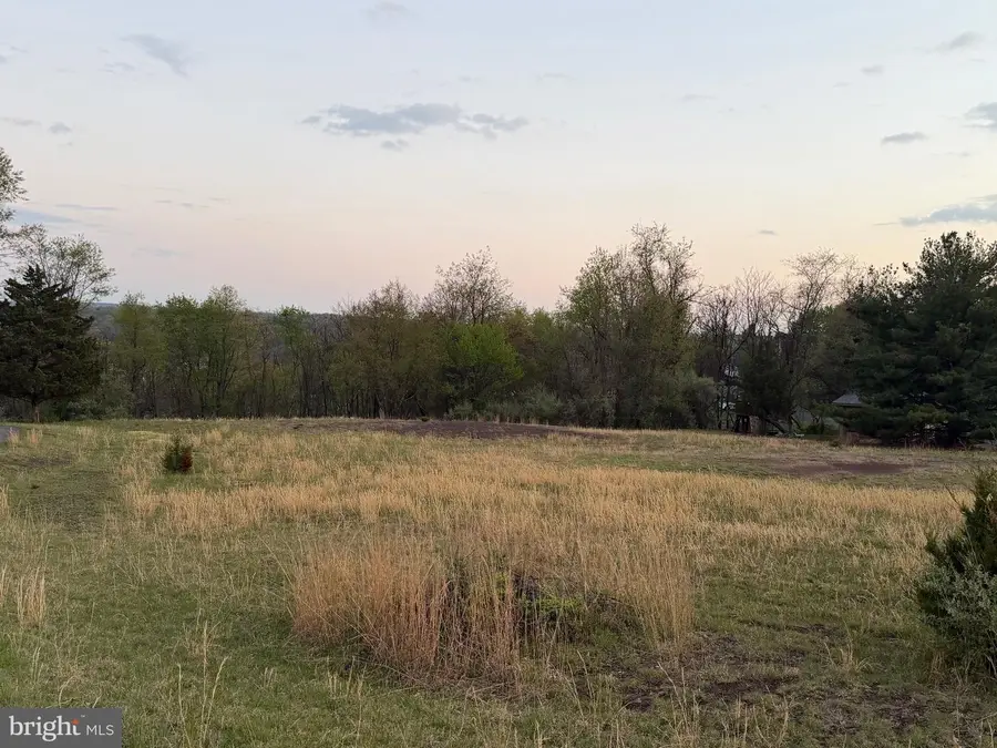 2182 Oklahoma Cv, Auburn, PA 17922 - #3