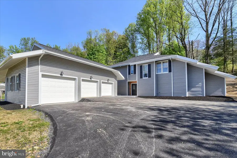 92 S Sweet Arrow Lake Rd, Pine Grove, PA 17963 - #3