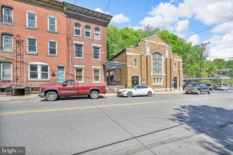 914 W Market St, Pottsville, PA 17901 - #2