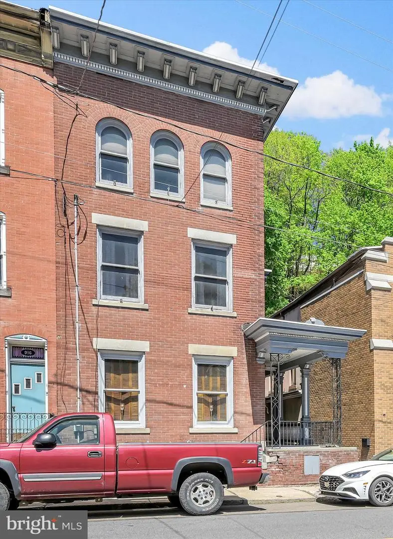 914 W Market St, Pottsville, PA 17901 - #3