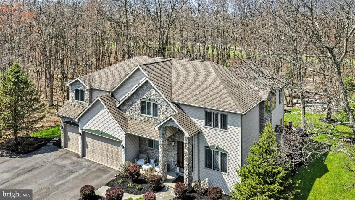 34 Golfwood Dr, Hazleton, PA 18202 - #1