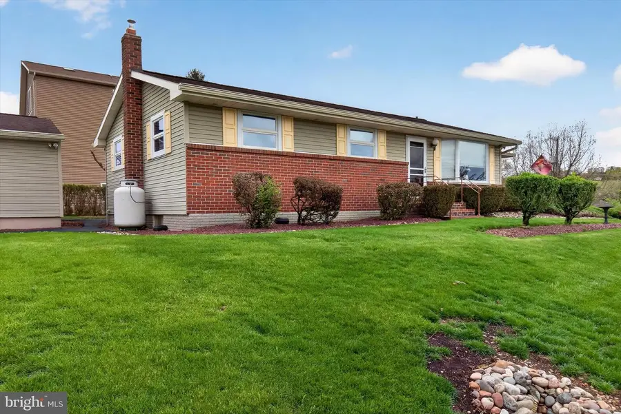 1472 Bearcat Cv, Auburn, PA 17922 - #3