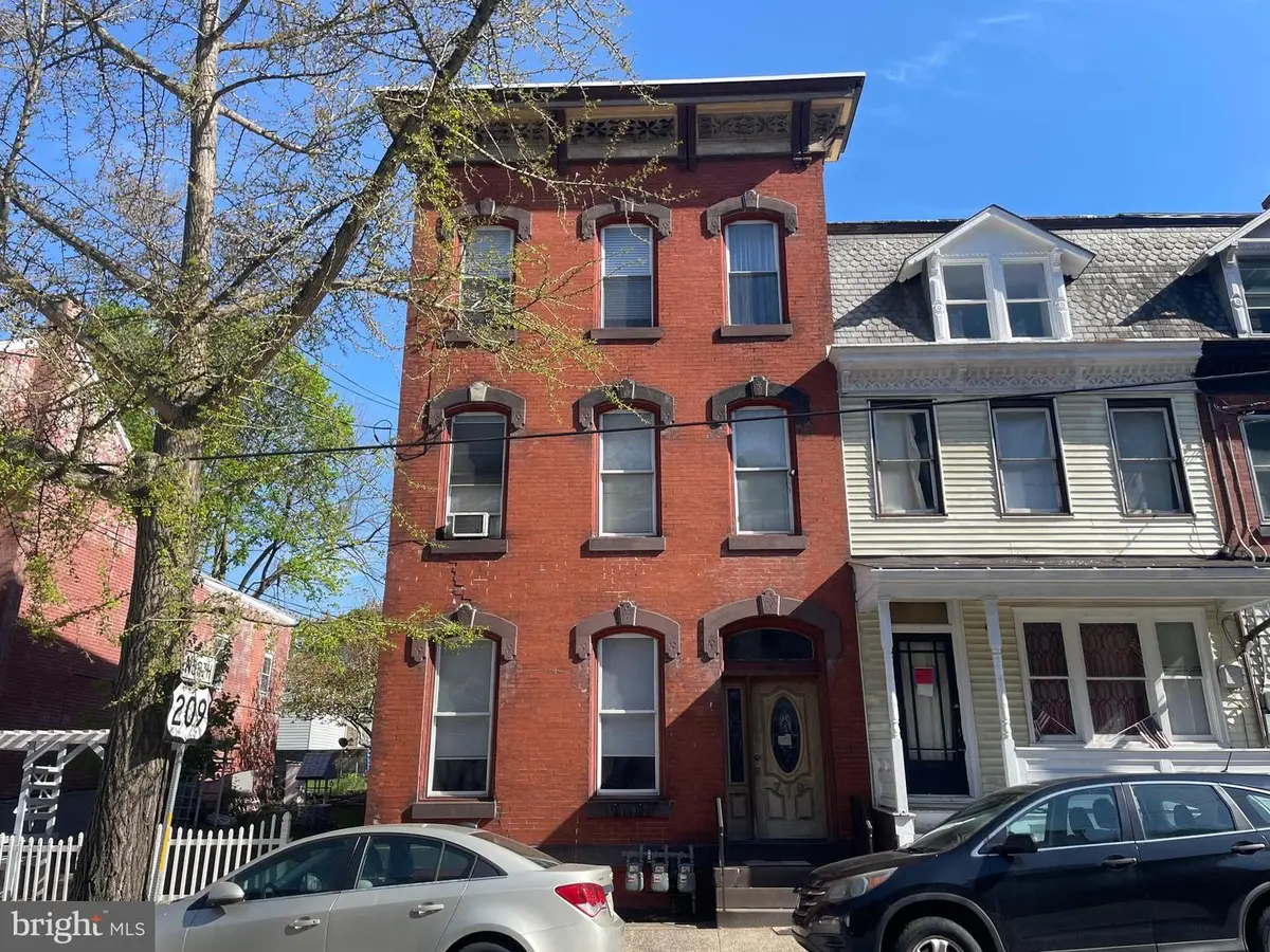 719 W Market St, Pottsville, PA 17901 - #1