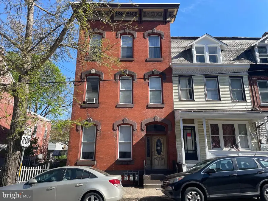 719 W Market St, Pottsville, PA 17901 - #2