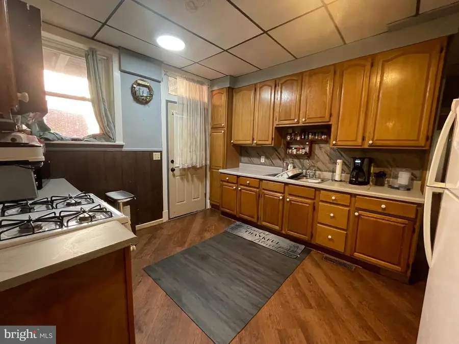 719 W Market St, Pottsville, PA 17901 - #3