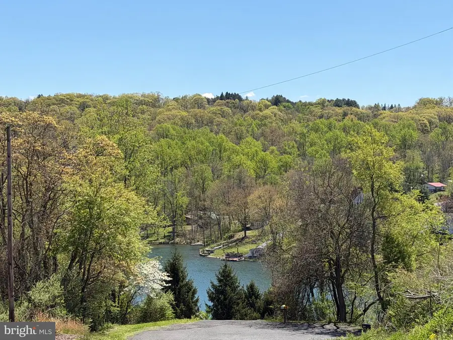 890 Red Oak Cv, Auburn, PA 17922 - #2