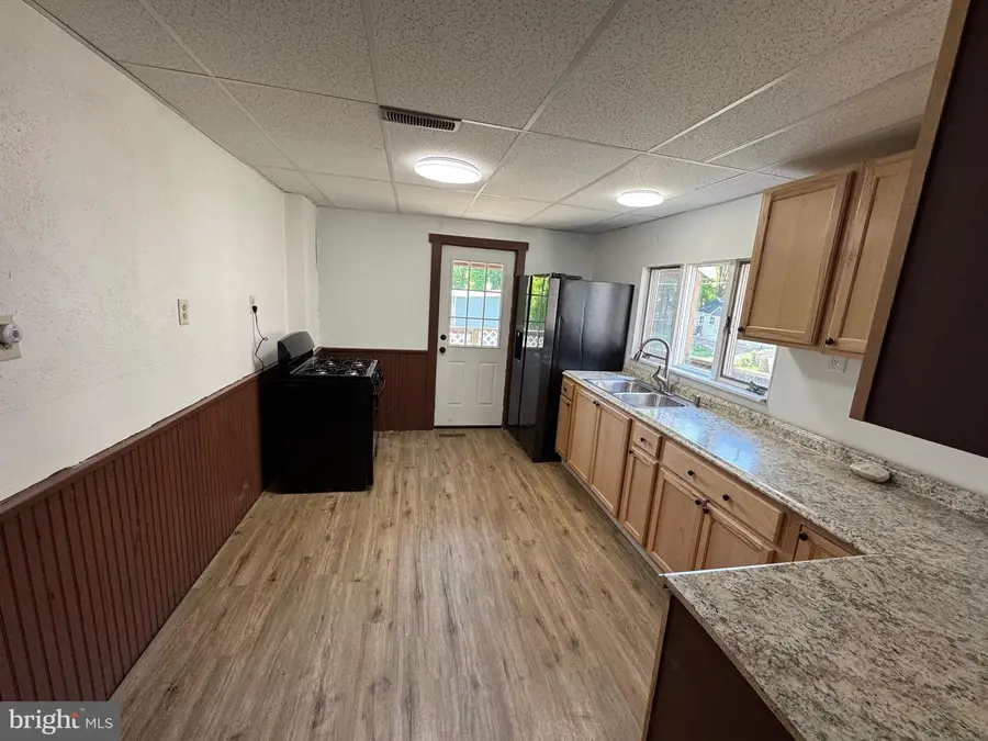 829 Fairview St, Pottsville, PA 17901 - #2