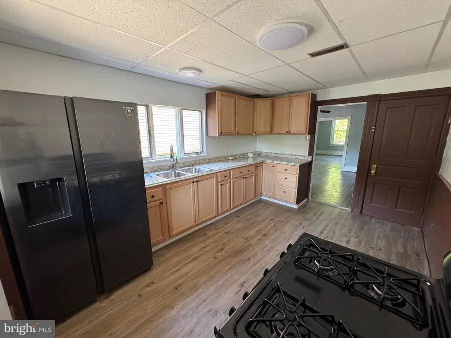 829 Fairview St, Pottsville, PA 17901 - #3