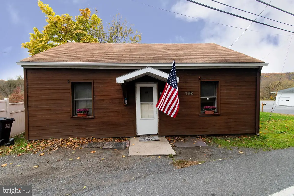 192 Chestnut St, Cressona, PA 17929 - #1