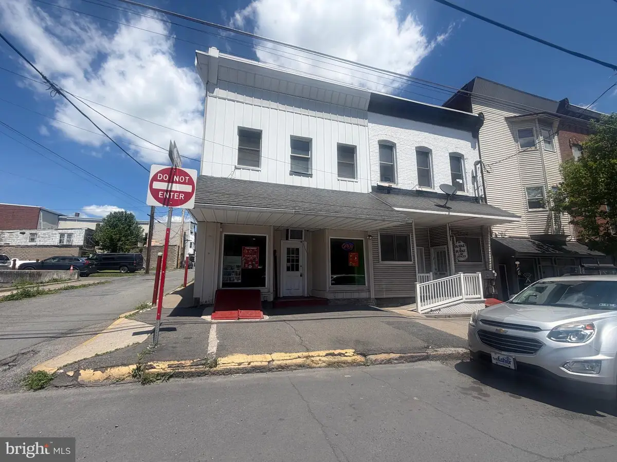 21 E Centre St, Shenandoah, PA 17976 - #1