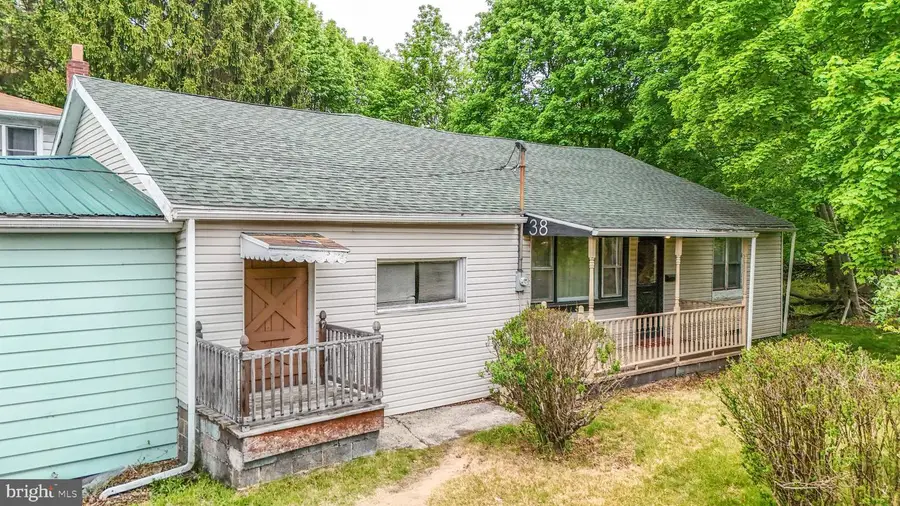 38 N 8th St, Mahanoy City, PA 17948 - #3