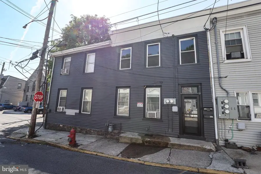 403 W Arch St, Pottsville, PA 17901 - #2