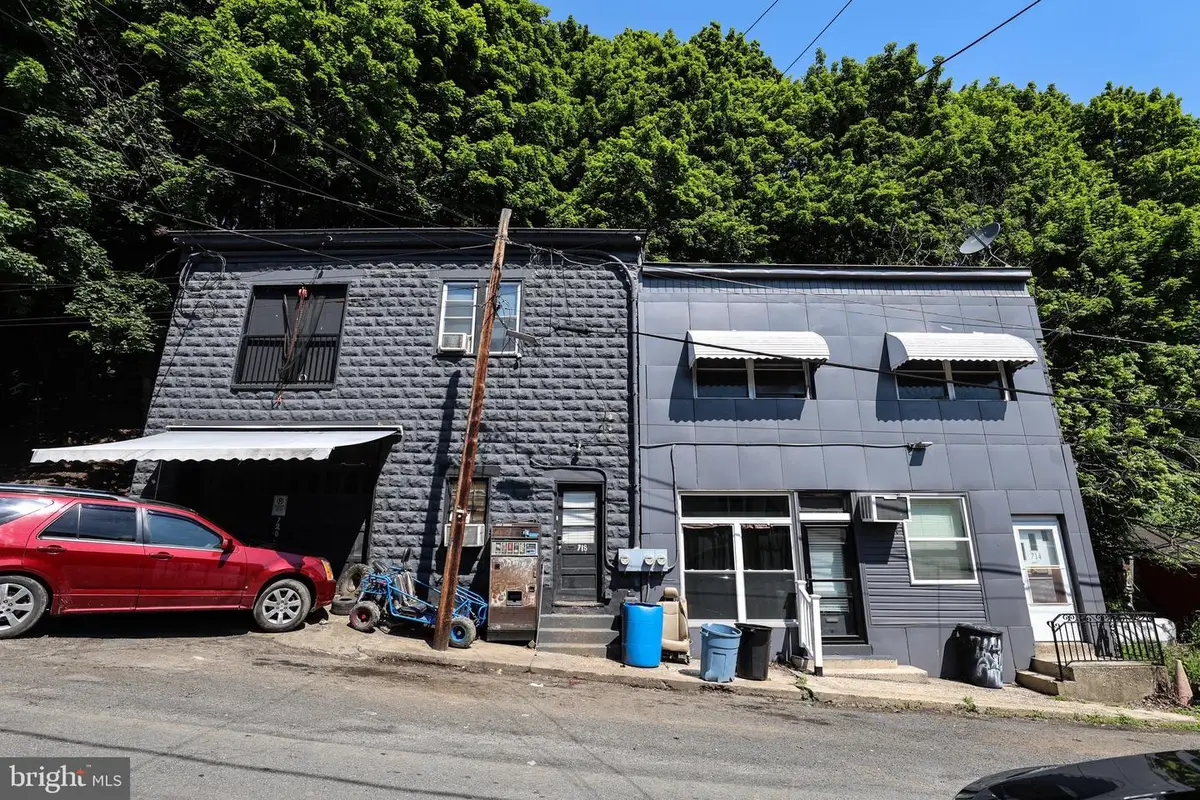 720 W Arch St, Pottsville, PA 17901 - #1