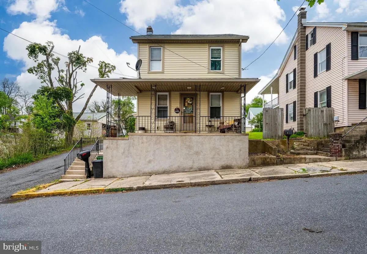 7 Fairview St, Pine Grove, PA 17963 - #1