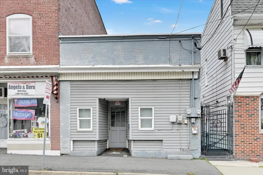 1588 W Market St, Pottsville, PA 17901 - #2