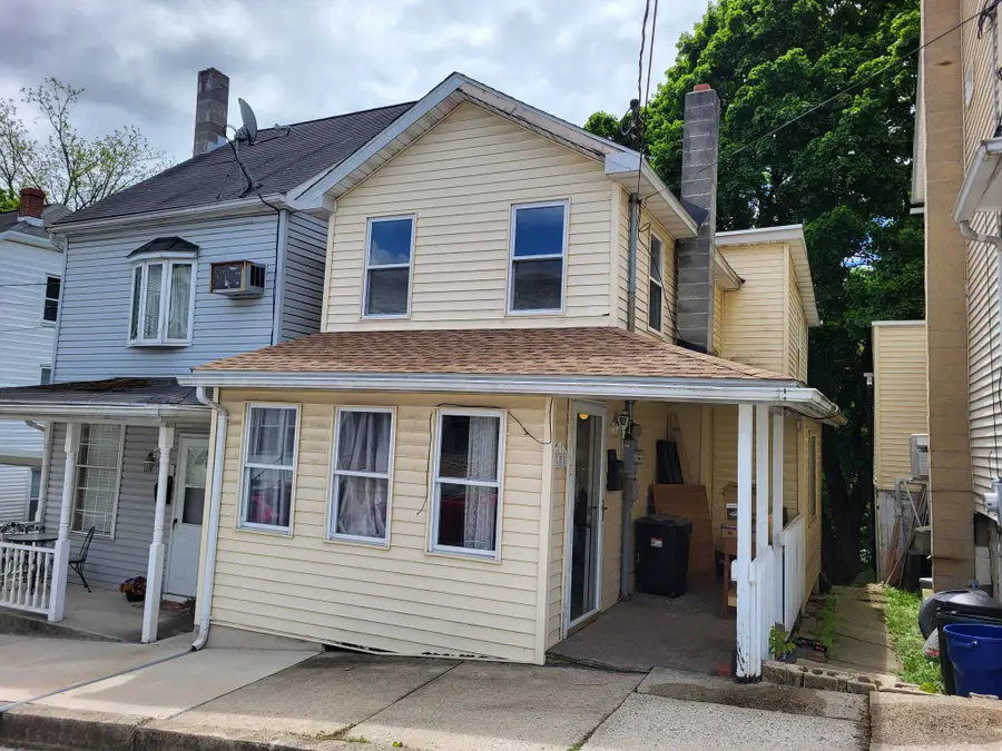 250 Van Gelder St, Tamaqua, PA 18252 - #2