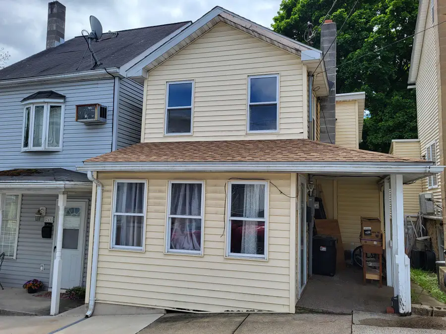 250 Van Gelder St, Tamaqua, PA 18252 - #3