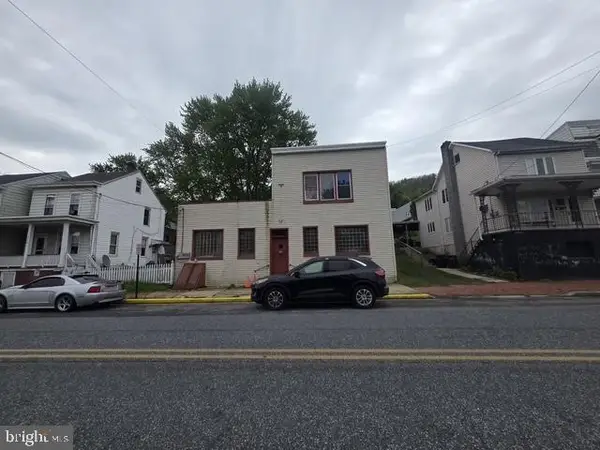 32 E Bacon St, POTTSVILLE, PA 17901