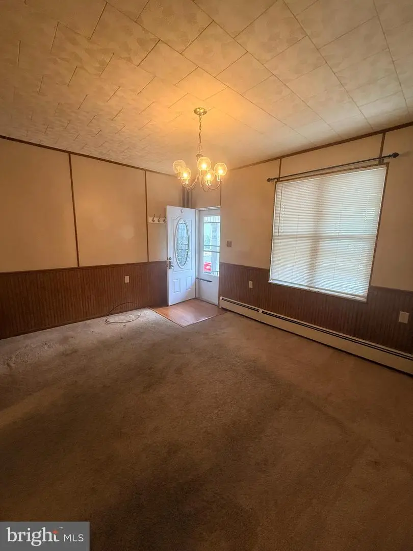 329 N Front St, Minersville, PA 17954 - #2