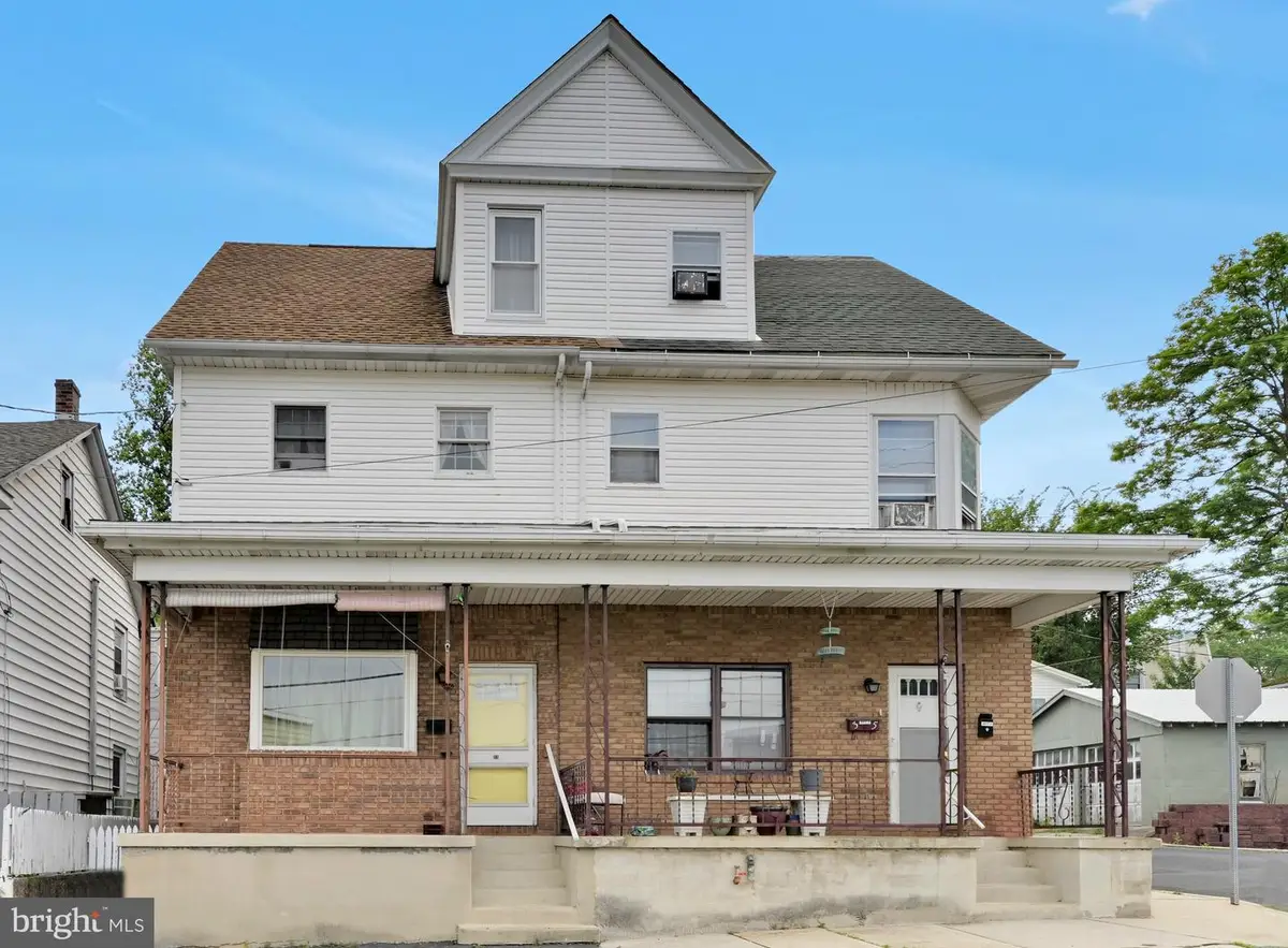 33 Avenue A, Schuylkill Haven, PA 17972 - #1
