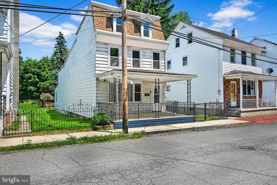 221 S Delaware Ave, Minersville, PA 17954 - #3