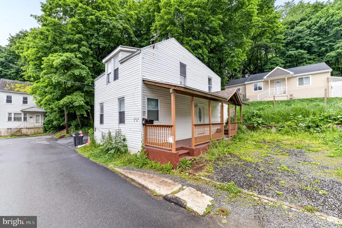 605 N 8th St, Pottsville, PA 17901 - #1